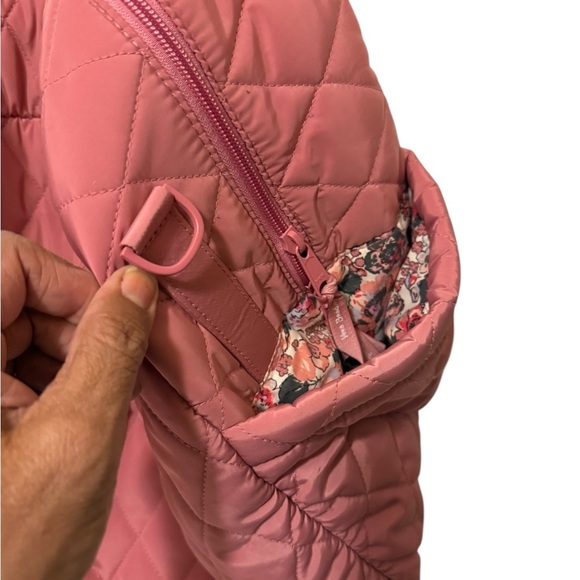 Vera Bradley Travel Bag for Stylish Adventures.good condition. No long straps - Picture 5 of 14